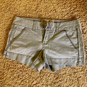 BKE light Olive shorts size 27